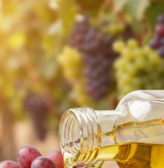 น้ำมันเมล็ดองุ่น (Natural Grapeseed Oil)
